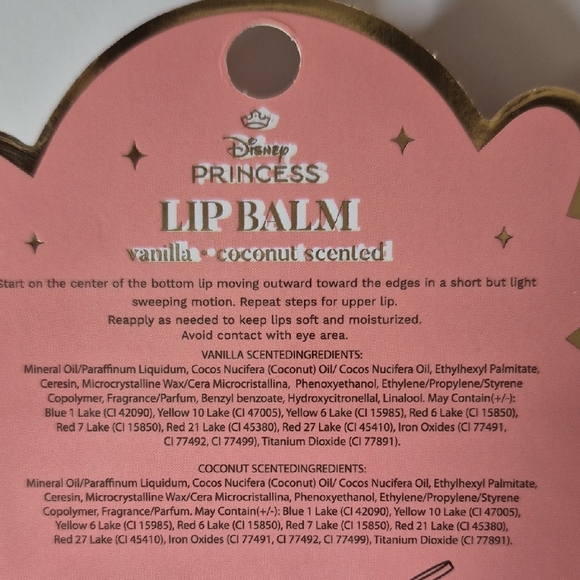 🔥🔥STEAL🔥🔥Disney Moana Gray and Red Crew Socks with Lip Balm - Picture 6 of 6